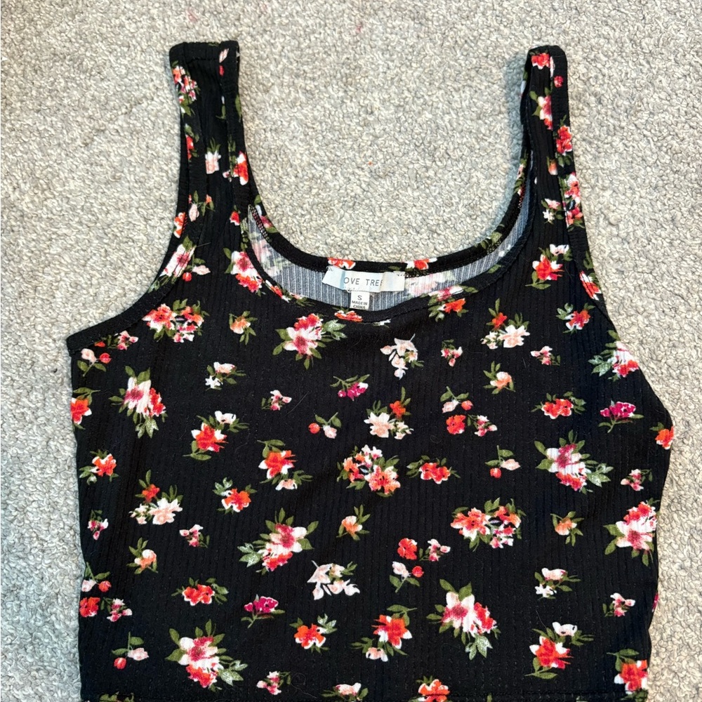 Love Tree Black Fitted Sleeveless Tank Top